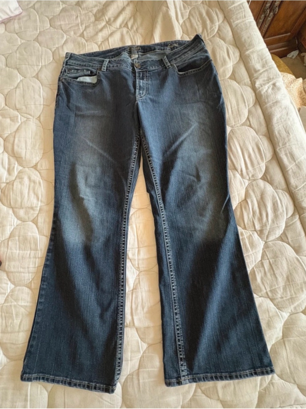Silver Jeans Women's Plus Flared Jeans in Dark Blue Wash